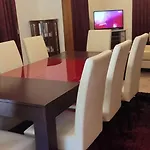 Casa 5 Quartos Em بيت للعطل *