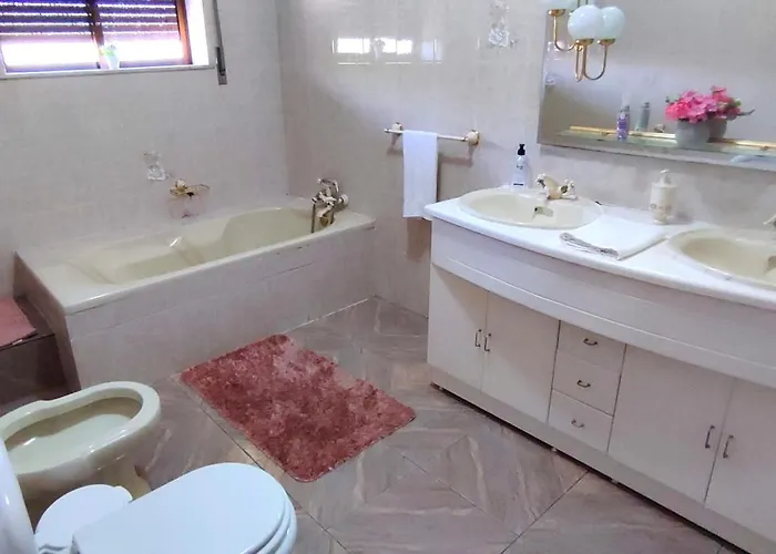 Casa 5 Quartos Em * 布罗