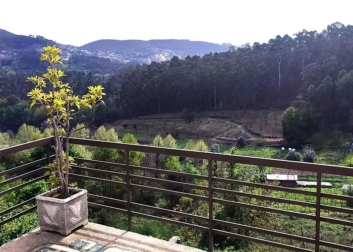 Casa 5 Quartos Em * Bouro